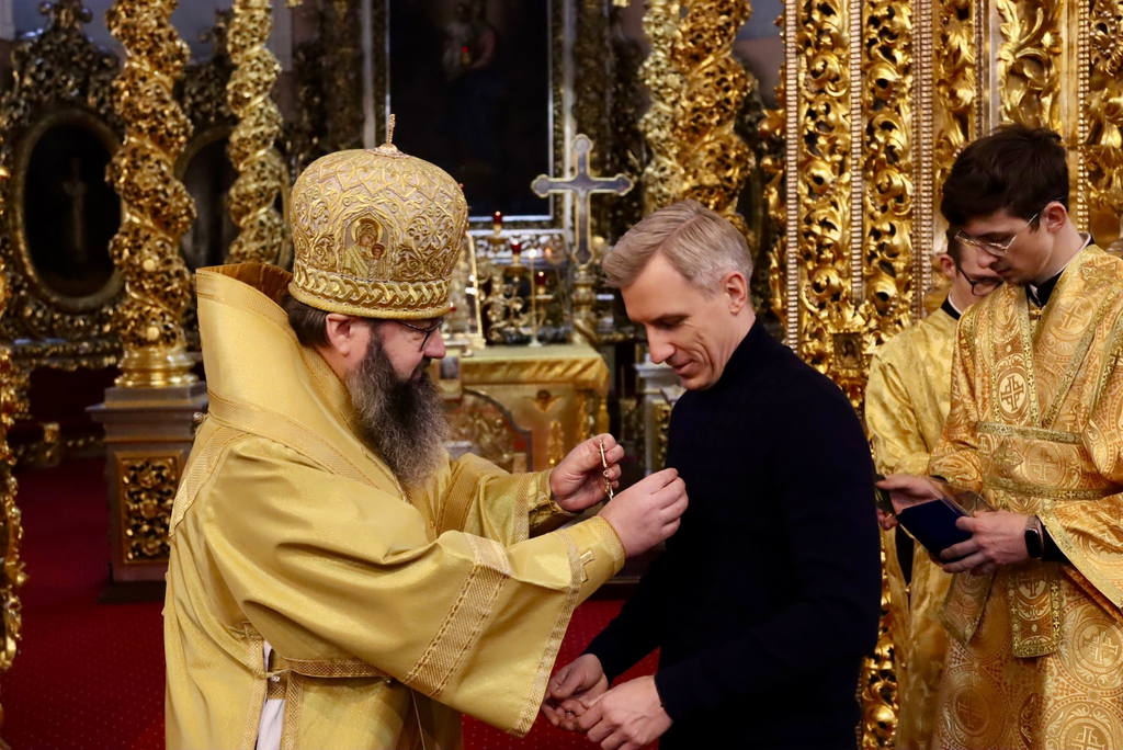 Губернатор Смоленской области Василий Анохин награждён медалью в честь Архангела Михаила