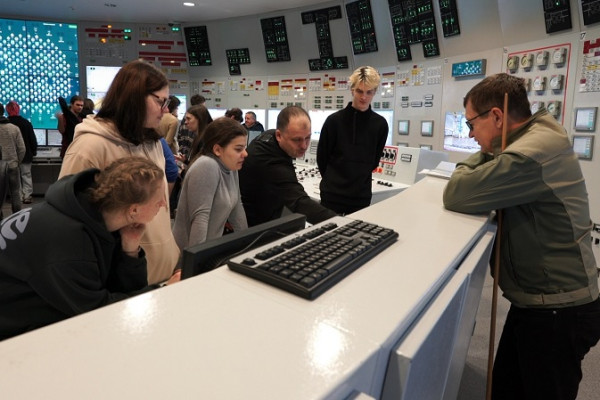 Студенты МИФИ познакомились с производством на Смоленской АЭС