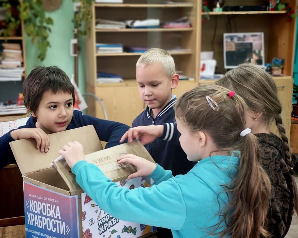 Благотворительная акция «Коробка храбрости» объединила жителей Смоленской области