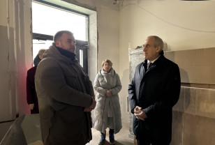 Сергей Неверов оценил ход строительства нового хирургического корпуса Смоленской областной детской больницы