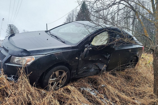 В Вяземском округе столкнулись Chevrolet Cruze и ВАЗ 2115