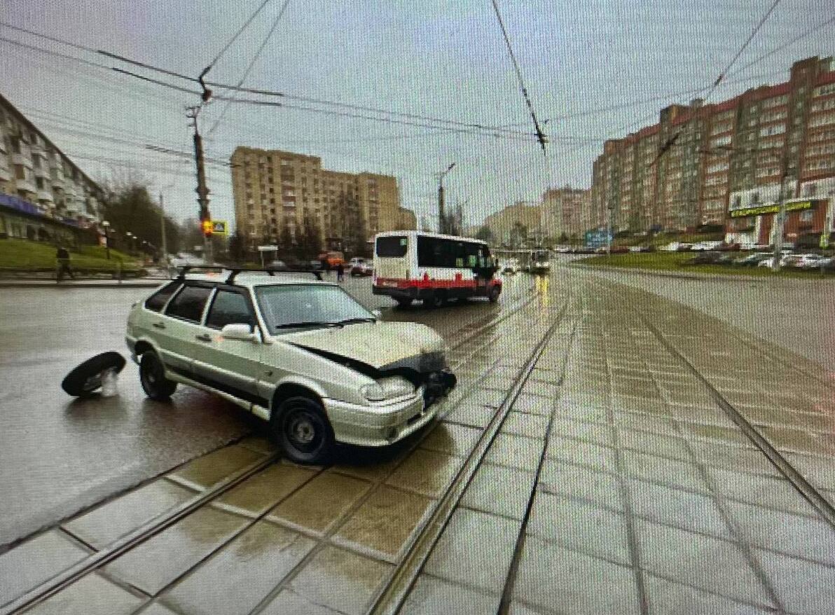 Стали известны подробности массового ДТП в Смоленске на улице Румянцева