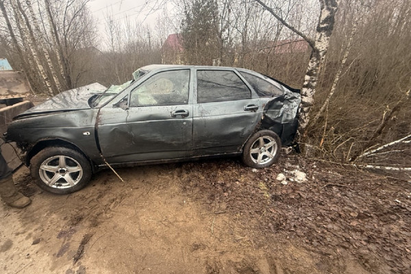 В селе Новодугино водитель отечественной легковушки пострадал в результате ДТП