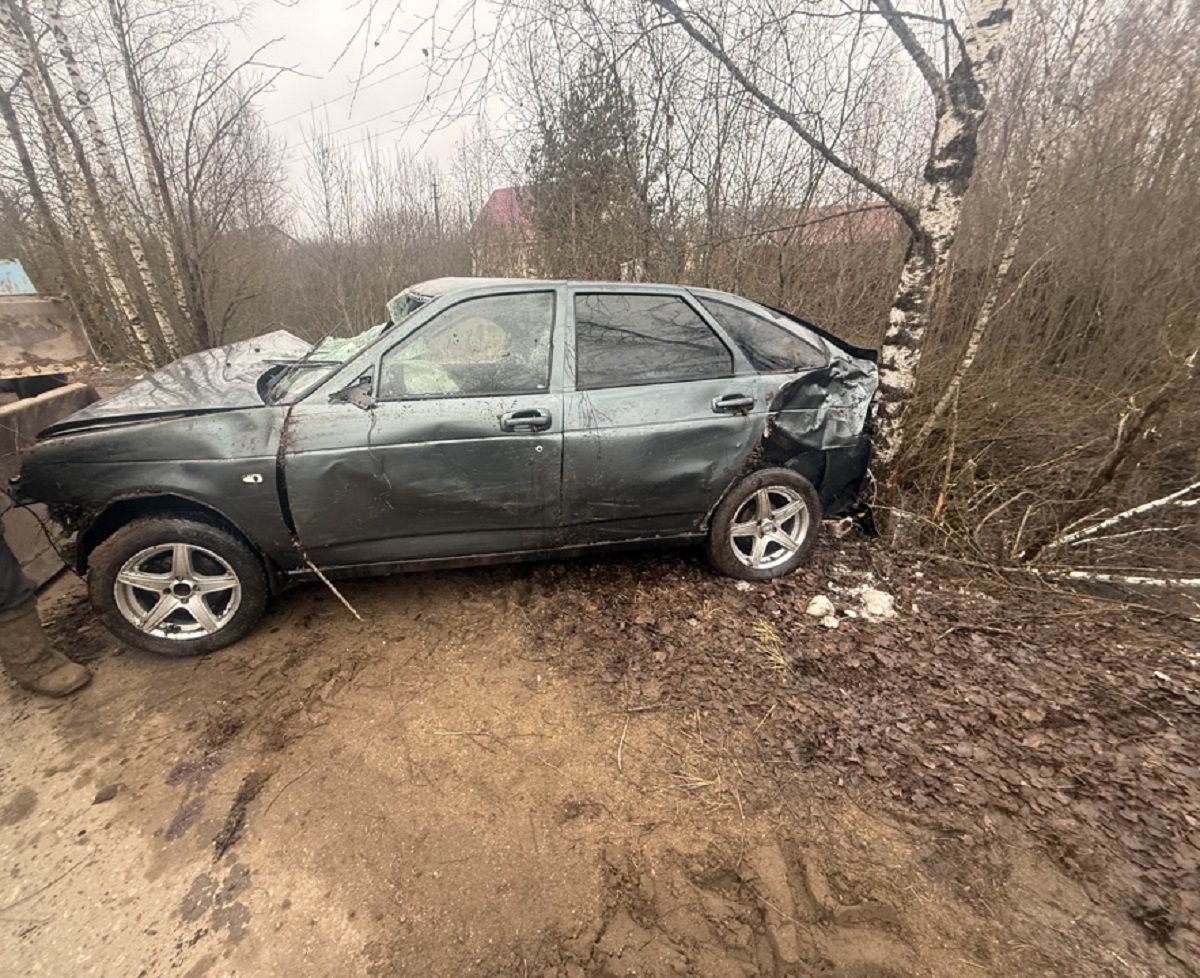 В селе Новодугино водитель отечественной легковушки пострадал в результате ДТП