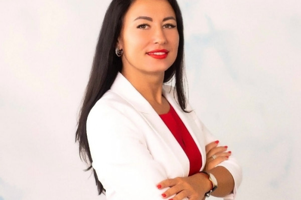 Юлия Никифорова: «Центр Смоленска каждый день выглядит как будто в День города»