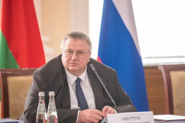 Василий Анохин поздравил с Днём рождения зампреда правительства РФ Алексея Оверчука