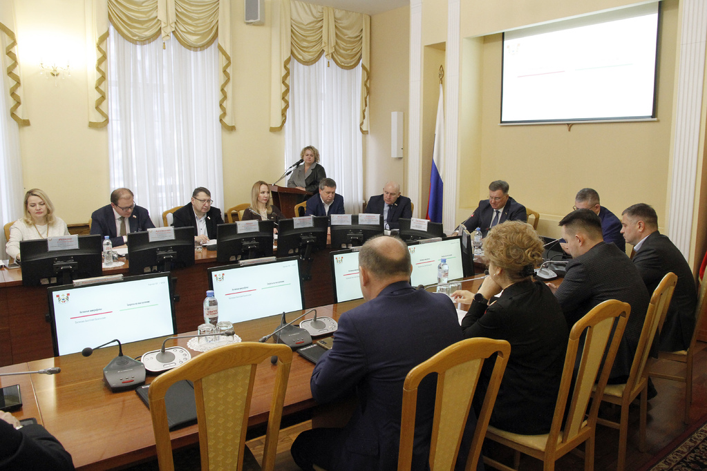 Состоялась внеочередная сессия Смоленского городского Совета