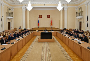 В Смоленской областной думе прошло заседание фракции «Единая Россия»