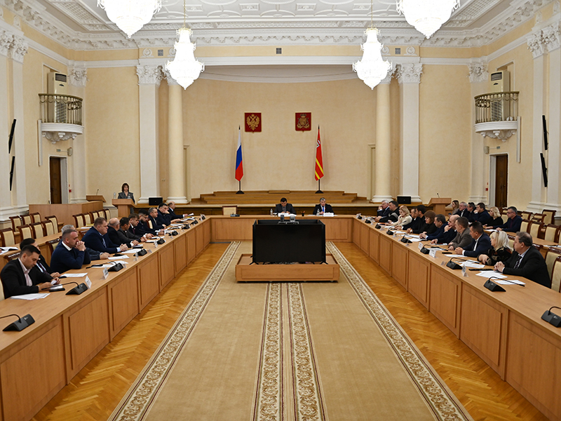 В Смоленской областной думе прошло заседание фракции «Единая Россия»