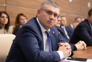 Александр Новиков поздравил жителей Смоленска с Днём Конституции