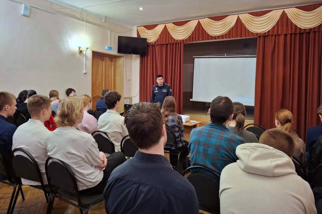 Смоленским школьникам рассказали, как получить высшее образование в Воронежском институте ФСИН России