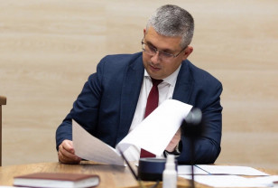 Александр Новиков решил изменить полномочия двух своих заместителей