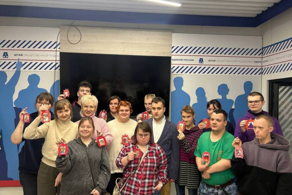 В Смоленске проходят творческие мастер-классы в рамках благотворительного проекта «Крепкая семья»