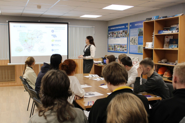 Энергия поколений: ученики Хиславичской школы посетили смоленский филиал «Россети Центр»