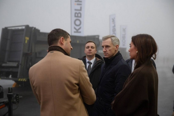 Василий Анохин посетил предприятие «Коблик Смоленск»