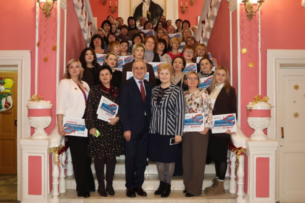 Сергей Неверов наградил победителей и лауреатов конкурса библиотек Смоленщины 