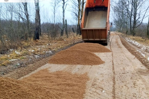 В Духовщинском округе «Смоленскавтодор» проводит работы по улучшению состояние дорожного покрытия