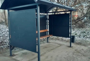 На улице Лавочкина в Смоленске заменили остановочный павильон