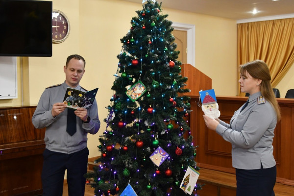 Региональное УФСИН исполнило новогодние желания юных смолян