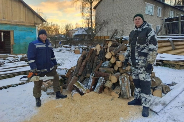 Сотрудники УФСИН оказали помощь матери героя СВО в Сычёвке