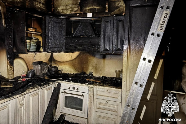 В Сафоновском округе произошёл пожар на территории частного дома