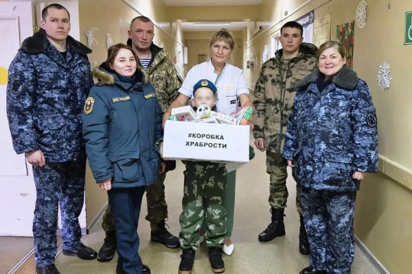 В Десногорске сотрудники УФСИН присоединились к акции «Коробка храбрости»