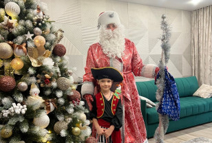 Дети героев Смоленщины получили новогодние подарки от Деда Мороза