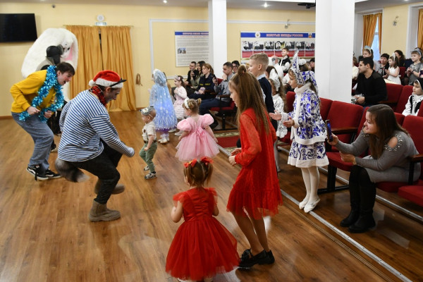 Смоленский институт искусств провёл праздник для детей сотрудников УФСИН