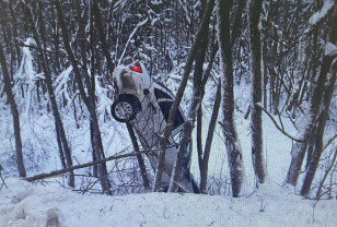 В Смоленском округе отечественная легковушка съехала в кювет