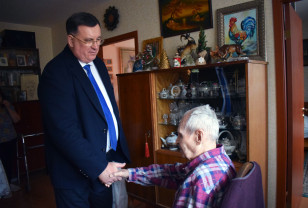 «Единая Россия» поздравила ветеранов Смоленской области с Новым годом и Рождеством