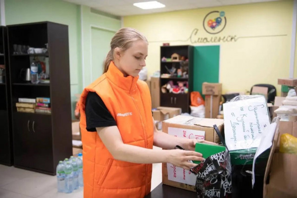 Жители Смоленской области отправили более 200 тонн гуманитарной помощи в прифронтовые регионы