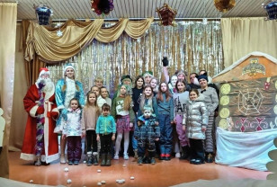 Новогодняя неделя на Смоленщине: местные отделения «Единой России» организовали помощь детям, защитникам и пожилым людям