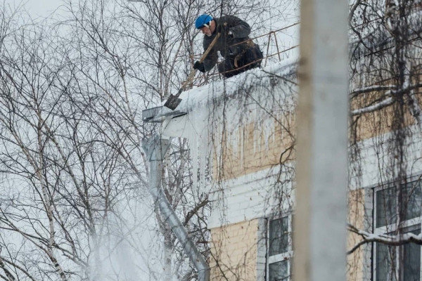 Смоленские управляшки призвали своевременно и качественно очищать кровли
