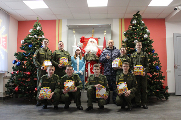 В Смоленской области завершилась акция Росгвардии «Дед Мороз специального назначения»