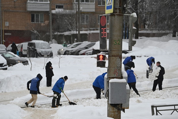 В Смоленске «Единая Россия» проводит ежедневные субботники