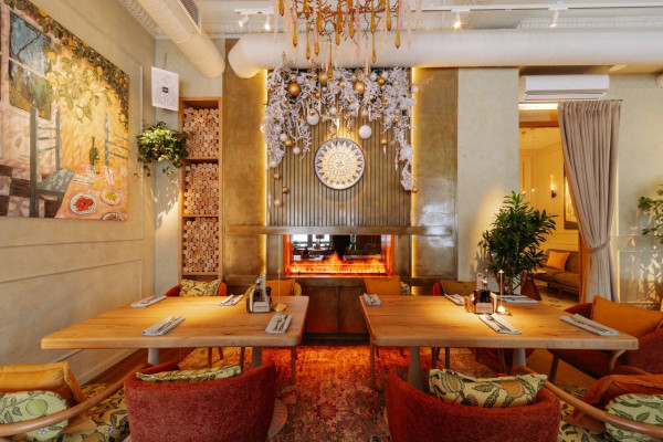 В Смоленске открыли Остерия Марио — итальянский ресторан с атмосферой отпуска и большой идеей