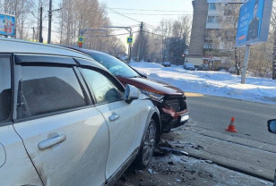 В ДТП на улице Попова пострадала женщина 