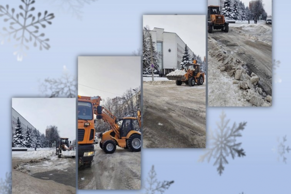 В Смоленске дорожники устранили образовавшуюся наледь на перекрёстке улиц Лавочкина и Котовского