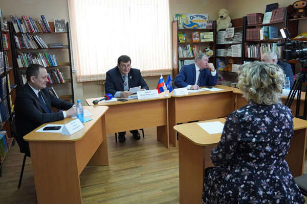 Секретарь смоленского реготделения «Единой России» провёл приём граждан в Демидове