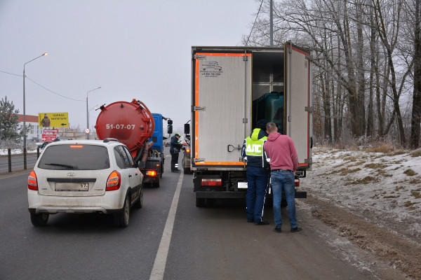 В двух районах Смоленска госавтоинспекторы 23 января проведут «сплошные проверки» водителей