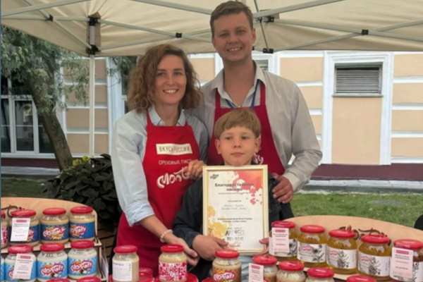 Василий Анохин поделился историей смоленской семьи, которая смогла создать свой бренд ореховых паст