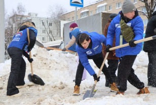 «Единая Россия» организует ежедневные субботники в снежном Смоленске