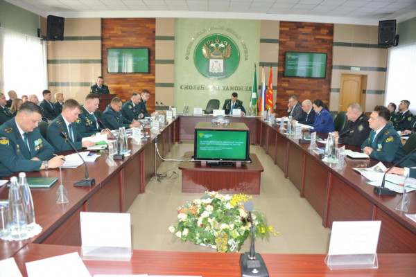 Более 1,2 млрд рублей в бюджет: Смоленская таможня отчиталась о результатах 2025 года