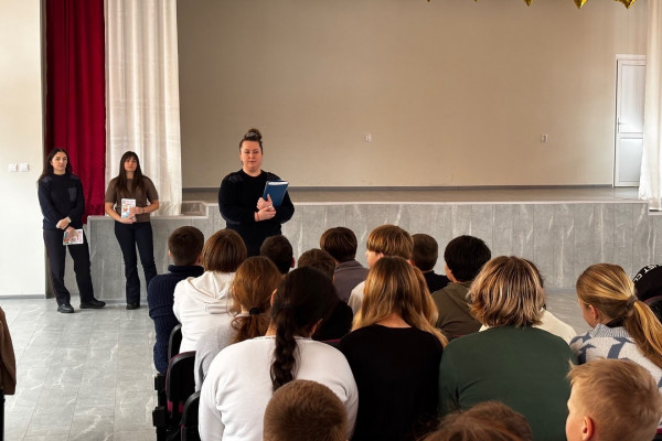 В Гагарине усиливают профилактику зацепинга среди школьников