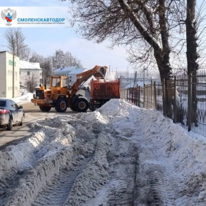 Смоленскавтодор продолжает убирать и вывозить снег