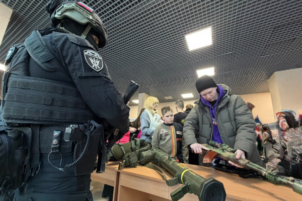 Росгвардейцы рассказали о своей службе на фестивале «Ключи» в Смоленске