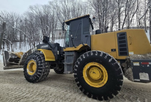 Смоленск борется со снегом: городские службы работают без перерыва