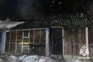 В Смоленске в результате пожара выгорела баня площадью 24 кв. м