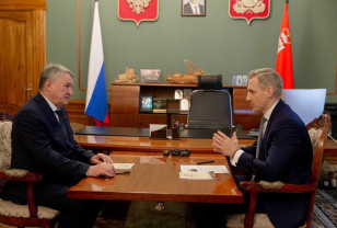 Василий Анохин поздравил смоленского сенатора Юрия Воробьёва с Днём рождения