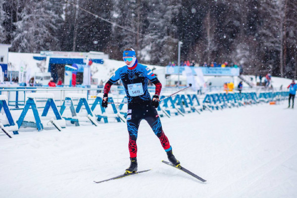 Василий Анохин приглашает смолян на «Лыжню России»